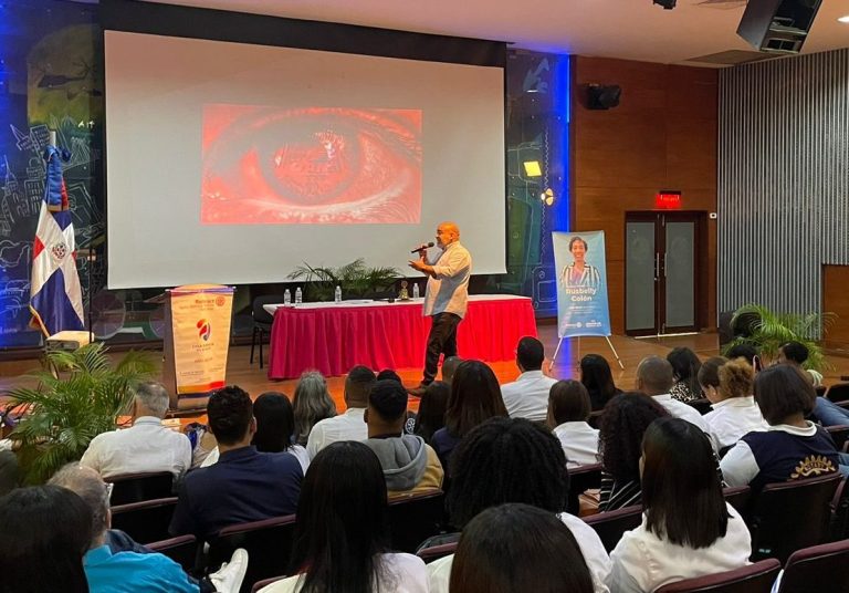 conferencia Cesar Bollero